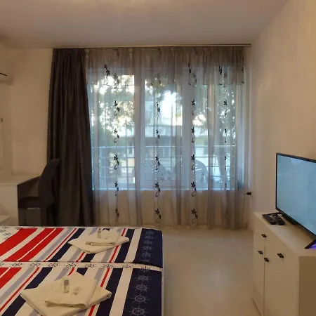 Apartament Holiday * Μπουργκάς