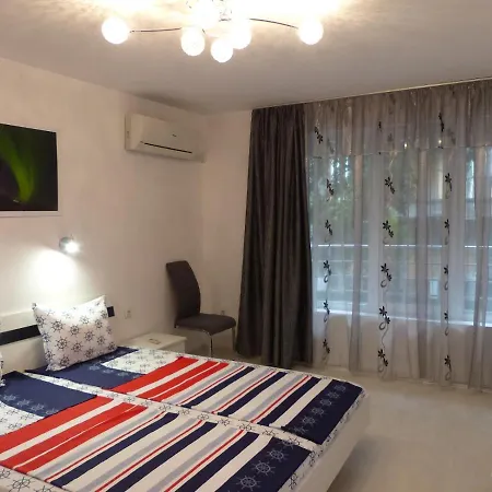 Apartament Holiday Apartment *