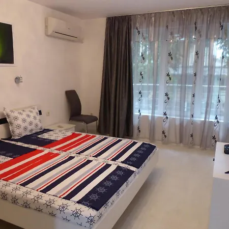 Apartament Holiday * בורגאס